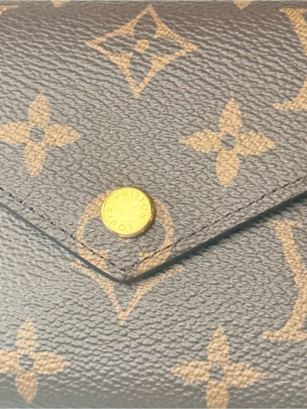 Louis Vuitton Monogram Victorine Wallet - Picture 4 of 10